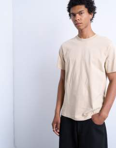 Model wearing Classic fit t-shirt in stone