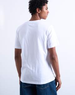 Model wearing Classic fit t-shirt in white