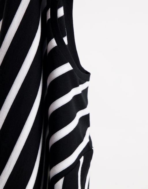 Topman classic fit t-shirt vertical stripe in black and white