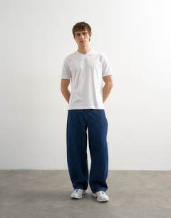 Model wearing Classic fit v neck t-shirt in white