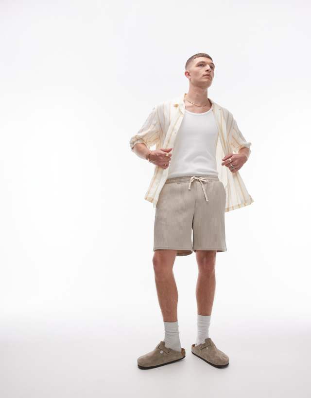 Topman - co-ord plisse shorts in stone