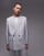 Thumbnail 1 van 5