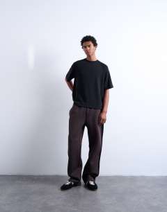 Model wearing Crop fit raglan tee in black