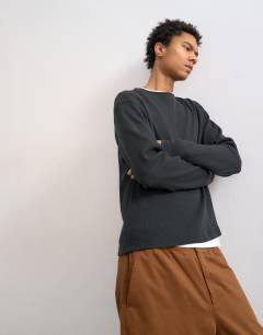 Cropped fit long sleeve heavyweight waffle t-shirt in washed black