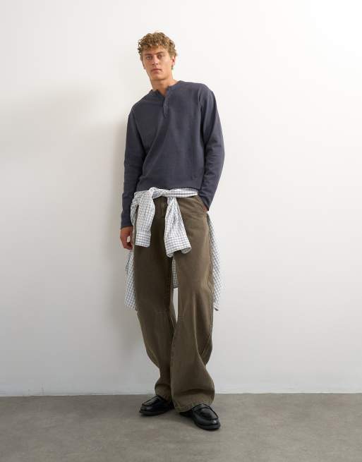 Topman Cropped-Henley in Slate mit Relaxed Fit und schwerem Slub-Material, offene Kanten, 2 von 5
