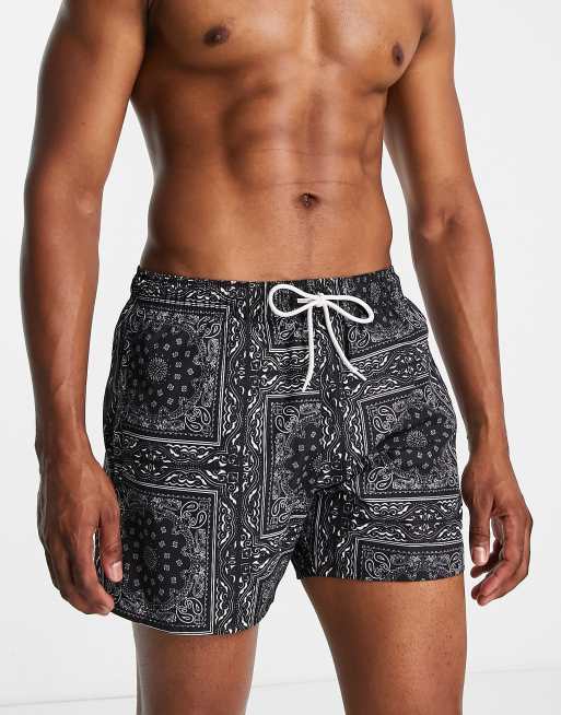 Topman – Czarne szorty kąpielowe we wzór bandany