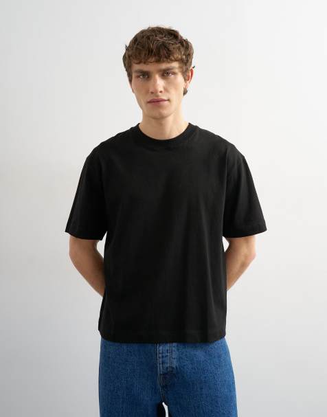 Topman – Czarny T-shirt o krótkim, luźnym fasonie - view 1