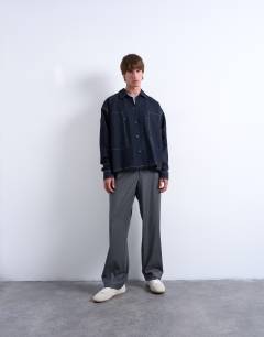 Model wearing Denim look jersey shacket in navy