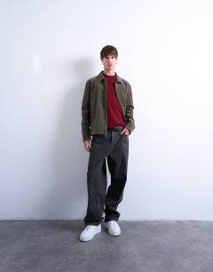 Model wearing Essential knitted crew neck in burgundy