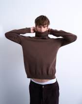 Topman essential knitted roll neck in brown