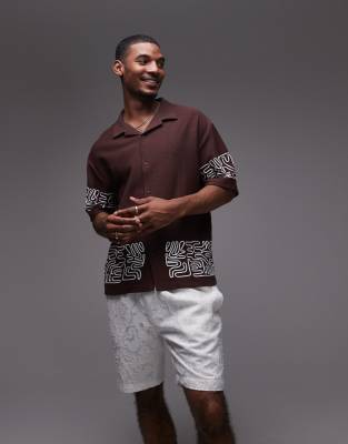 Geknöpftes Relaxed-Fit-Hemd aus strukturiertem Jersey in Braun mit geometrischer Kordelstickerei Braun XS