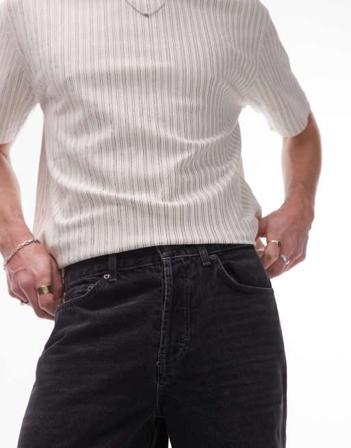 Topman – Gerade geschnittene Jeans-Shorts in verwaschenem Schwarz mit offenem Saum, 3 von 5