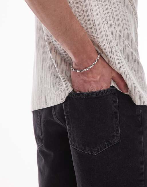 Topman – Gerade geschnittene Jeans-Shorts in verwaschenem Schwarz mit offenem Saum, 5 von 5