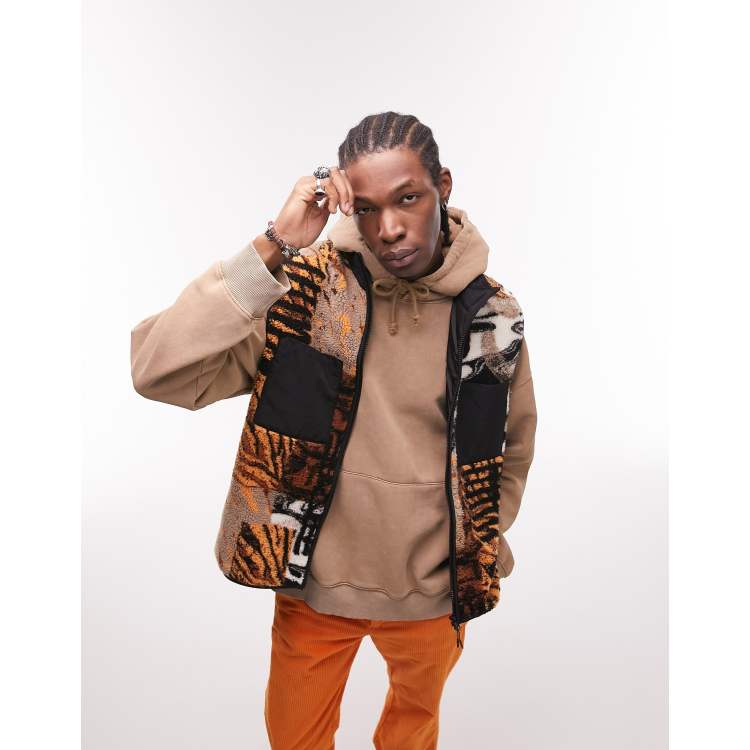 Gilet in pile borg con stampa animalier Asos Uomo Abbigliamento Cappotti e giubbotti Giacche Giacche di pile 