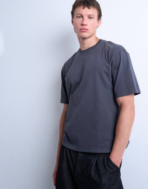 Topman – Grafitowy T-shirt oversize o pudełkowym kroju z efektem sprania - view 1