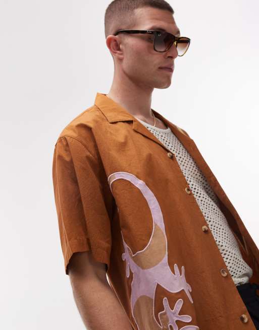 Topman - Gyldenbrun skjorte med korte ærmer og påsyede broderier, 3 af 5