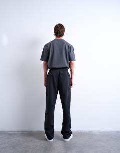 Model wearing Heavyweight straight leg jogger in black