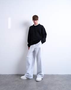 Model wearing Heavyweight straight leg jogger in light grey marl
