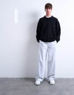 Model wearing Heavyweight straight leg jogger in light grey marl