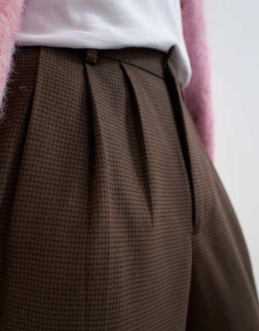 Topman Hose mit weitem Bein und dreifacher Bundfalte in Braun, 2 von 5
