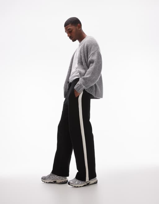 Topman – Jogginghose in Schwarz mit weitem Bein und seitlichem Kontraststreifen