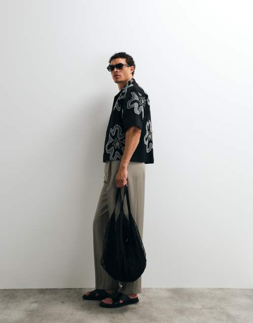 Topman – Kastiges Hemd aus schwerem Jersey in Schwarz mit durchgehender Blumenapplikation, 2 von 9