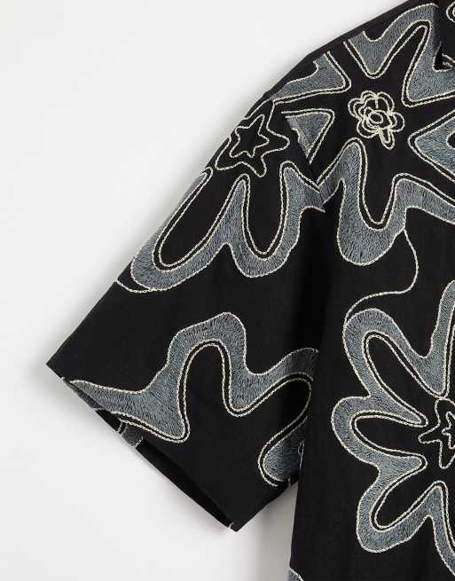 Topman – Kastiges Hemd aus schwerem Jersey in Schwarz mit durchgehender Blumenapplikation, 8 von 9