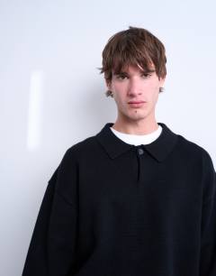 Model wearing Knitted smart polo jumper in black