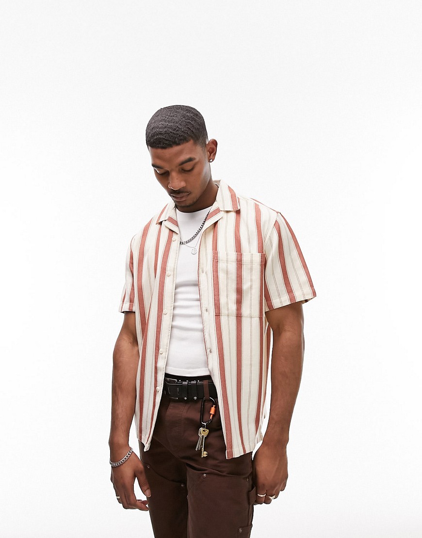 topman - krämvit- och orangerandig, regular skjorta med korta ärmar och platt krage-brown