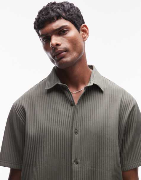 Topman – Kurzärmliges Plissee-Hemd in Khaki mit Knopfleiste - view 1