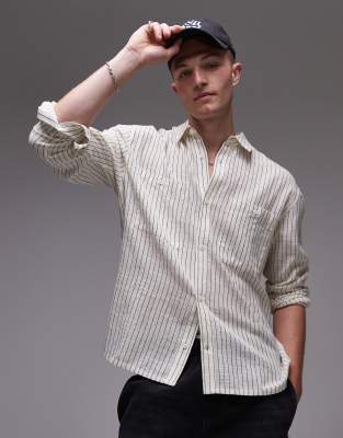 Topman – Langärmliges Relaxed-Fit-Hemd aus dünnem, weitmaschig gewebtem Baumwollstoff in gestreiftem Cremeweiß - view 1