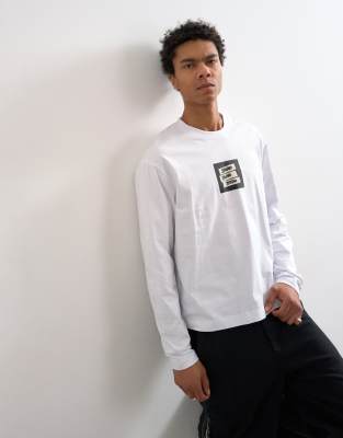Langärmliges Relaxed-Fit-T-Shirt in Weiß mit „Studio"-Print Weiß L