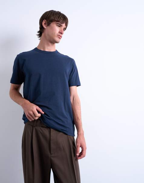 Topman – Leichtes Classic-Fit-T-Shirt in Marineblau - view 1