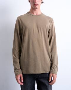 Model wearing Lightweight long sleeve classic fit t-shirt in khaki