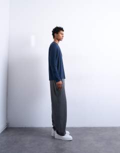 Model wearing Lightweight long sleeve tee in navy