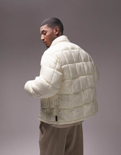 Light weight puffer clearance coat