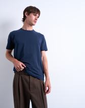 Topman lightweight regular fit t-shirt in navy