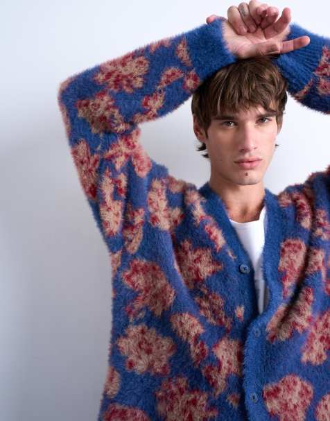 Topman – Locker geschnittene Strickjacke in Lila mit Blumenmuster - view 1