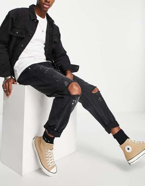 Topman – Lockere, zerrissene Jeans in verwaschenem Schwarz mit Farbspritzern - view 1
