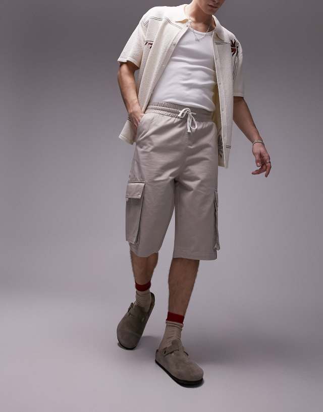 Topman - long line cargo shorts in stone