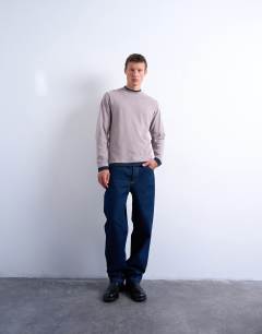 Model wearing Long sleeve doubled layered tee in lilac and navy