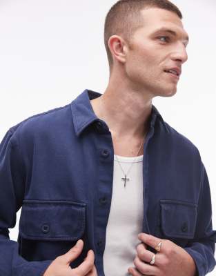 long sleeve oversized double pocket twill shirt in washed blue