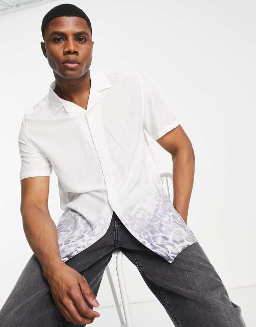 Topman - Normaal overhemd met korte mouwen en reverskraag met vervagende luipaardprint in wit