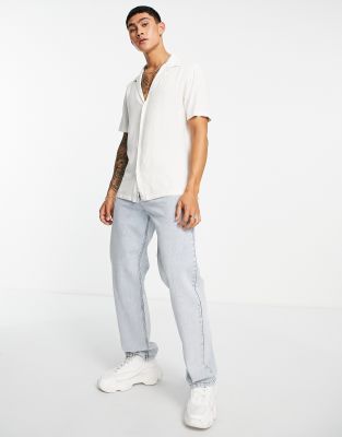 Topman - Overhemd van viscose met textuur en diepe V-hals in ecru  