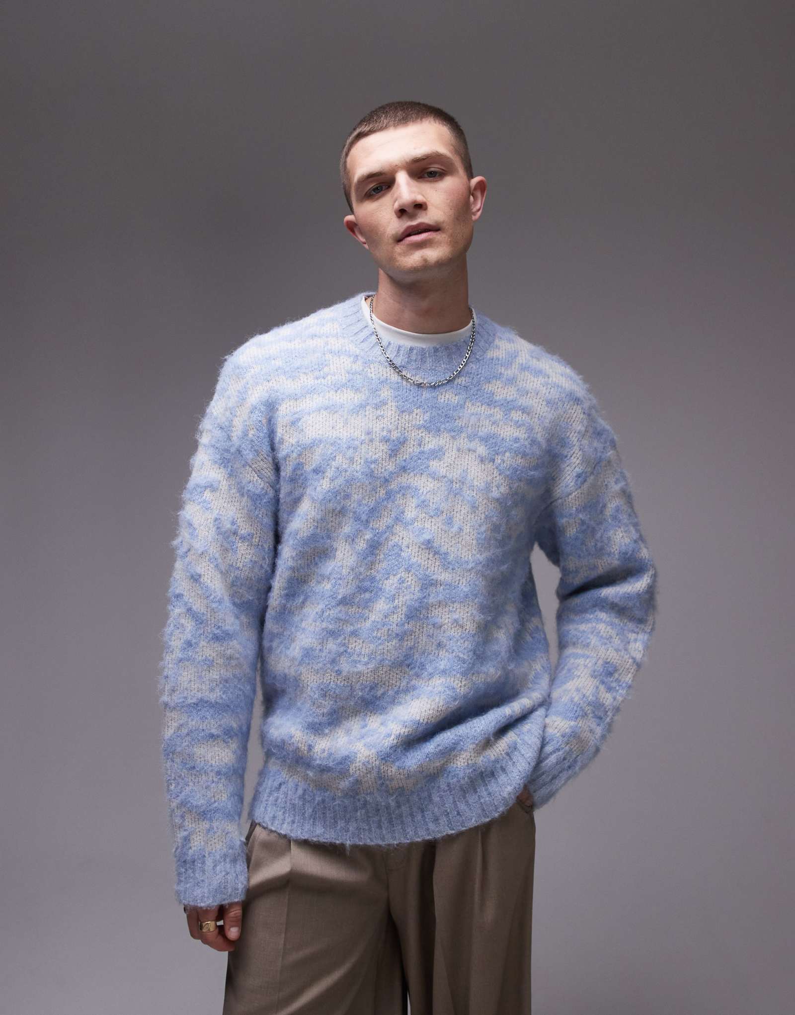 Приталенный свитер с ворсом Topman оверсайз с голубым принтом