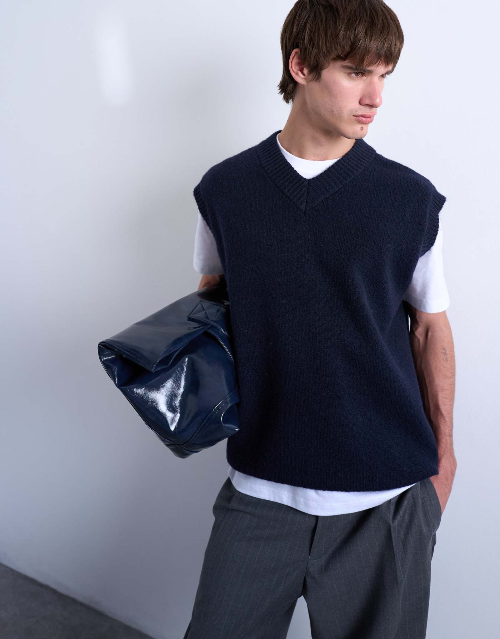 Темно-синий жилет Topman oversize-fit с глубоким v-образным вырезом