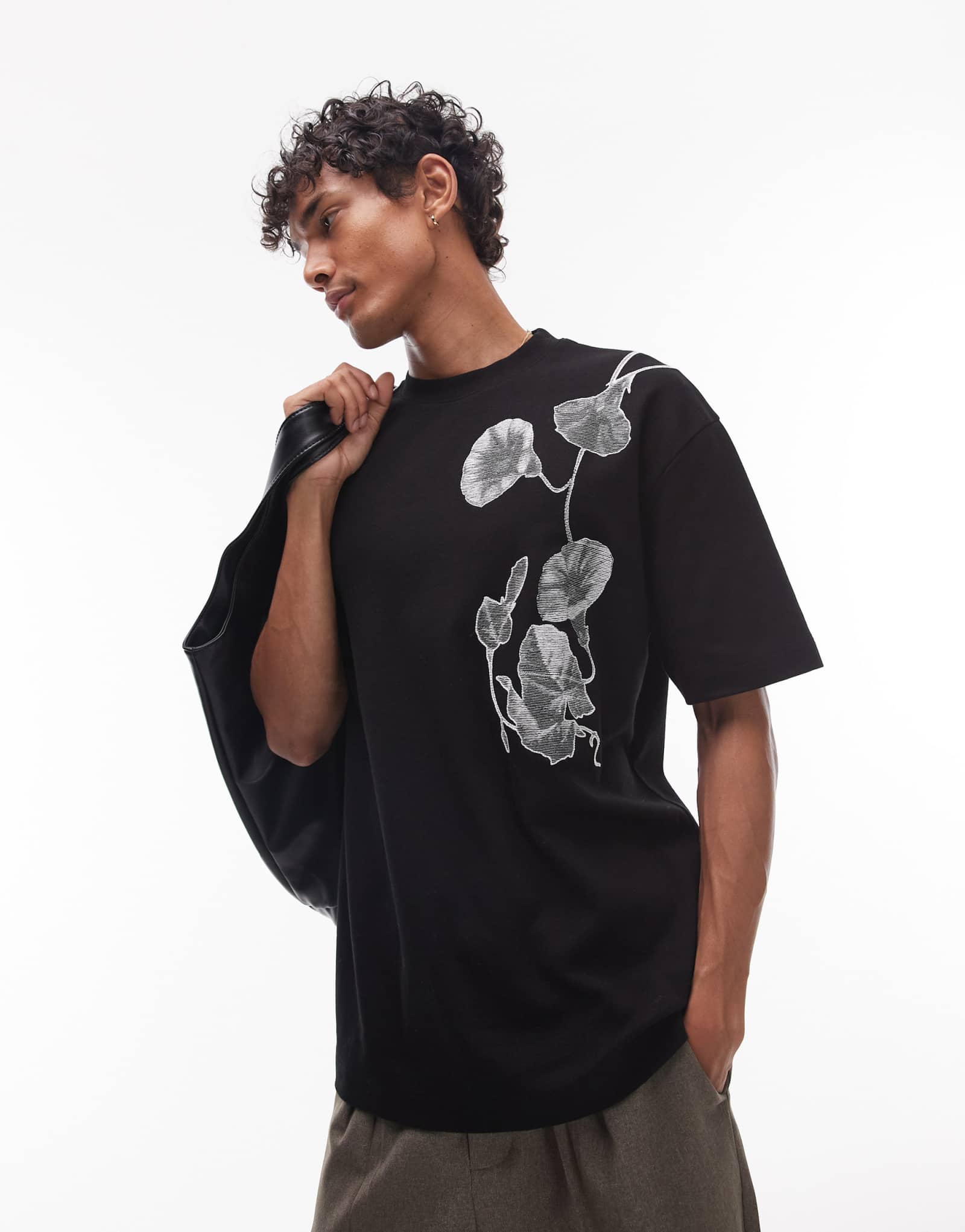 Футболка Topman oversize fit из интерлока черного цвета с цветочной вышивкой