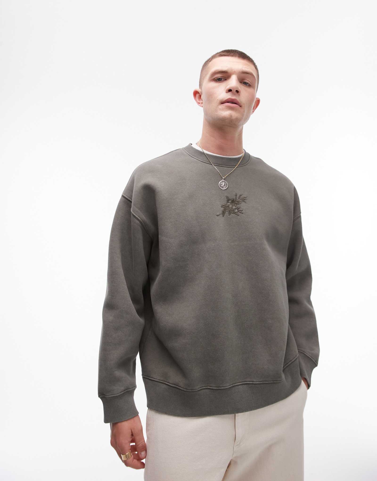 Толстовка Topman oversize fit с цветочной вышивкой цвета хаки