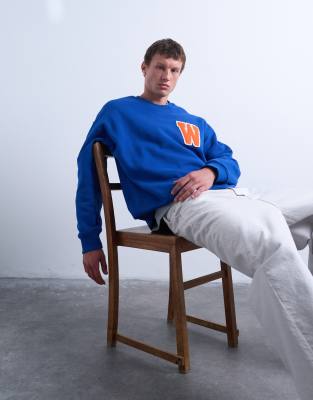 oversized fit sweatshirt with letter felt patch embroidery in blue