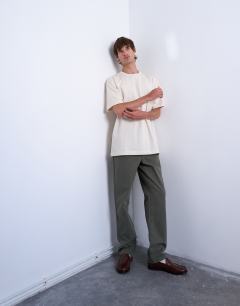 Model wearing Oversized fit t-shirt in ecru